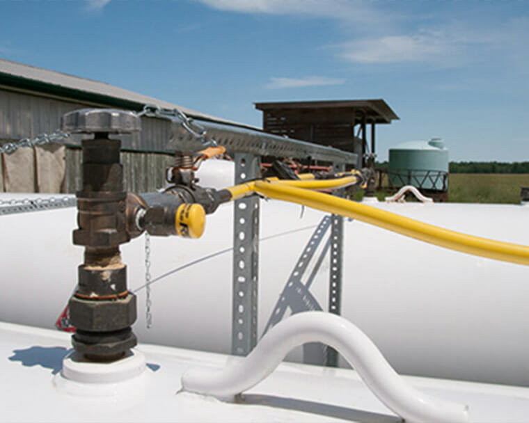 fernand-denis-farmers-services-liquid-propane-tank